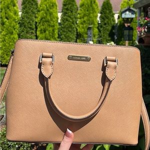 NWT Michael Kors Savannah Leather Purse in Dark Khaki